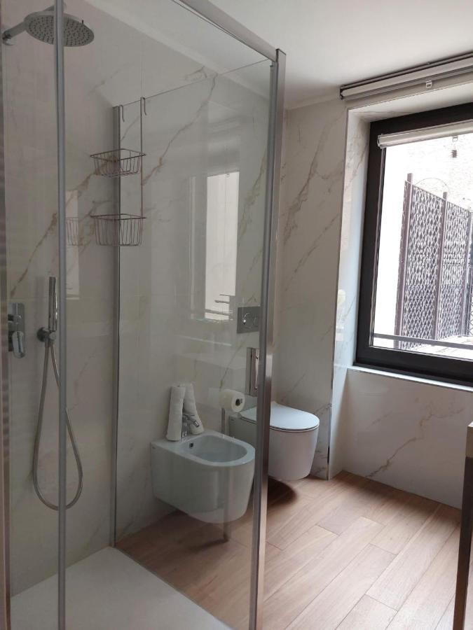 Nj Hotels & Apartments San Pietro All'Orto 6 Milan Luaran gambar