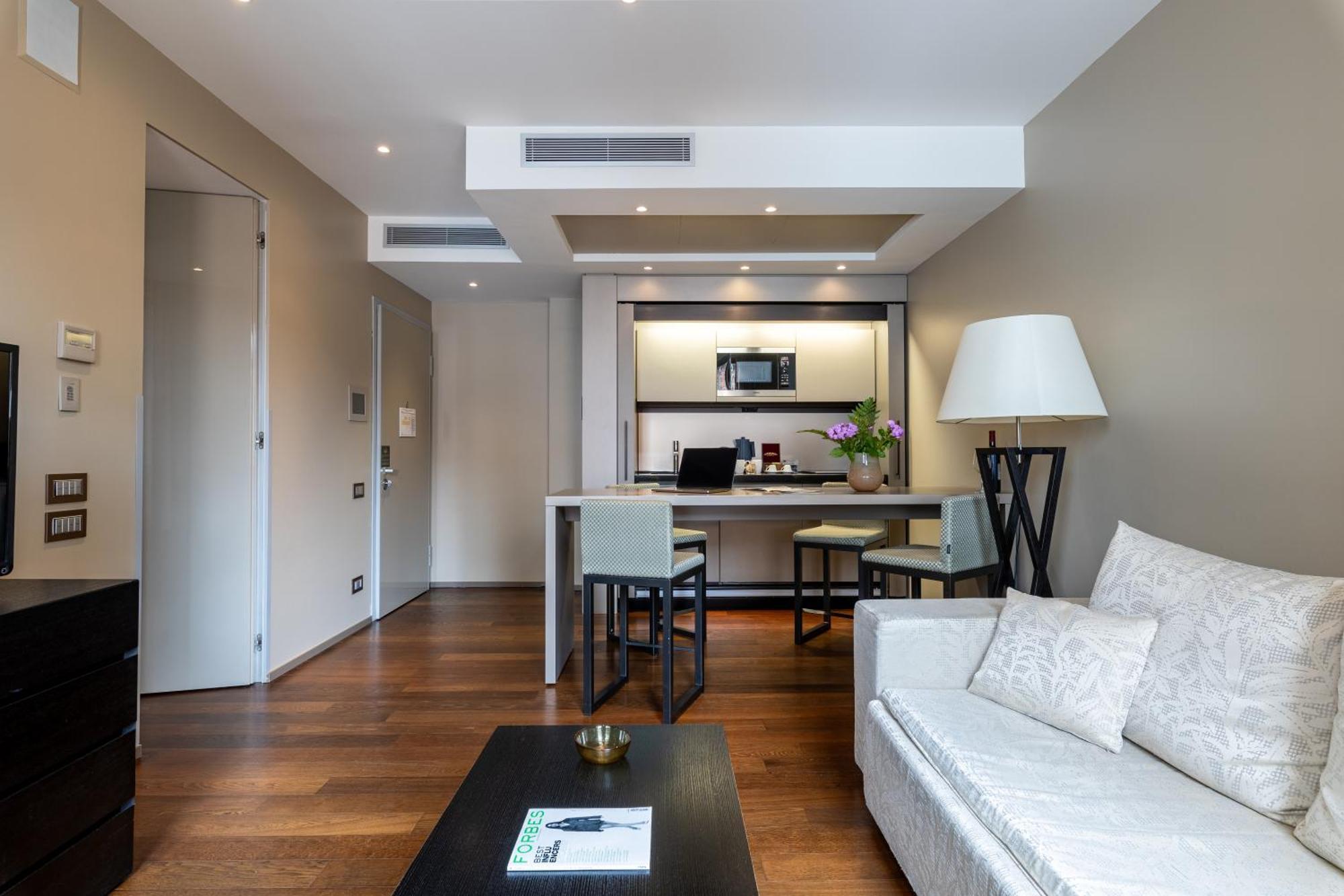 Nj Hotels & Apartments San Pietro All'Orto 6 Milan Luaran gambar