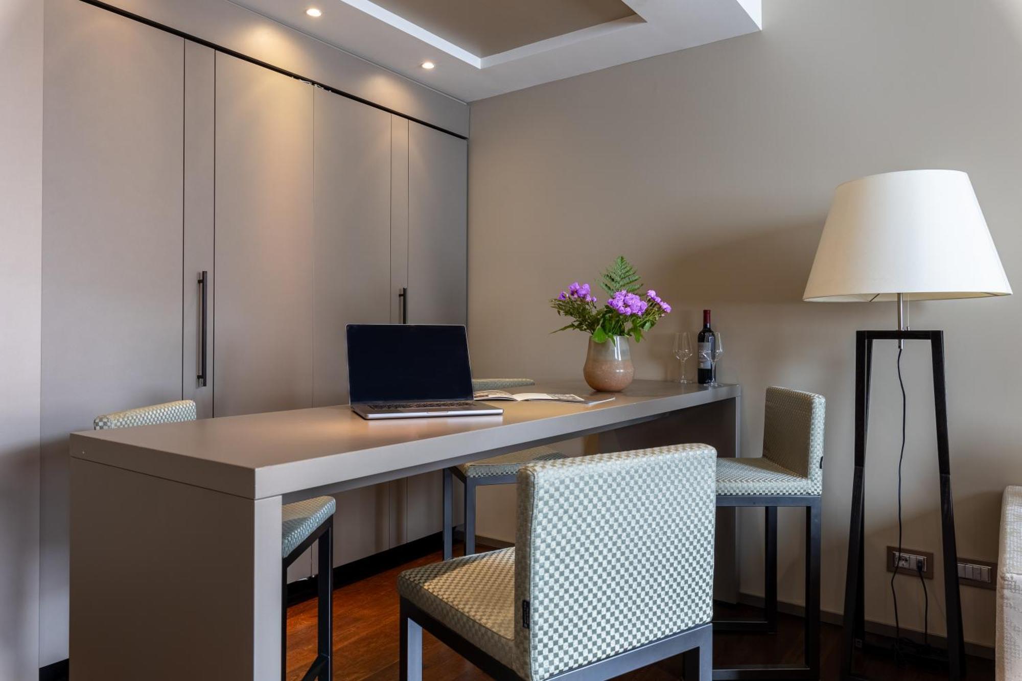 Nj Hotels & Apartments San Pietro All'Orto 6 Milan Luaran gambar