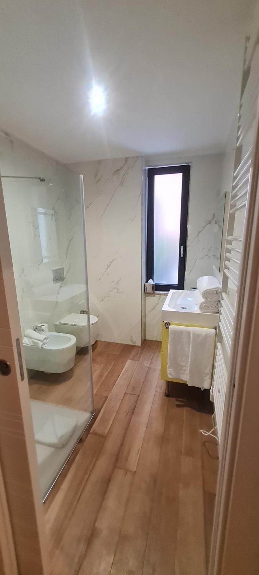 Nj Hotels & Apartments San Pietro All'Orto 6 Milan Luaran gambar